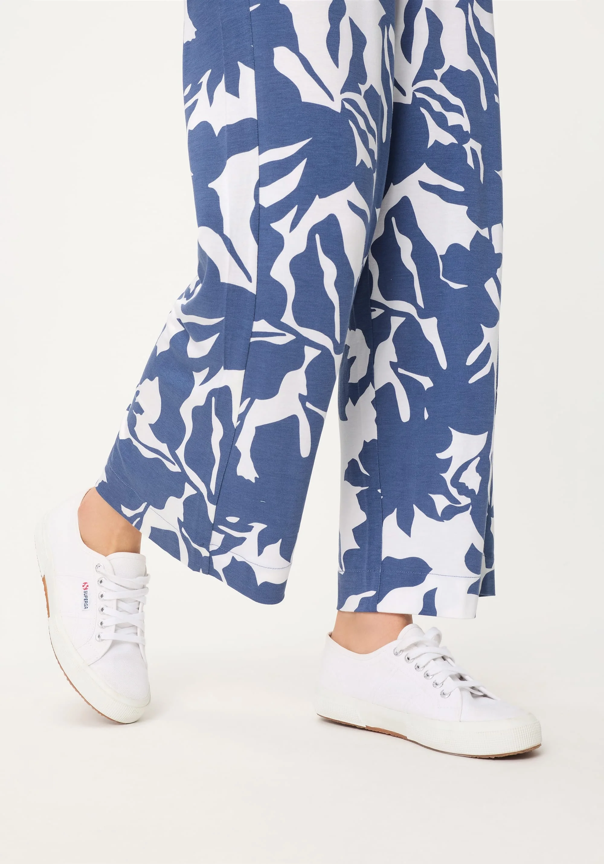Abstract Floral Jersey Cropped Pant - Image 5