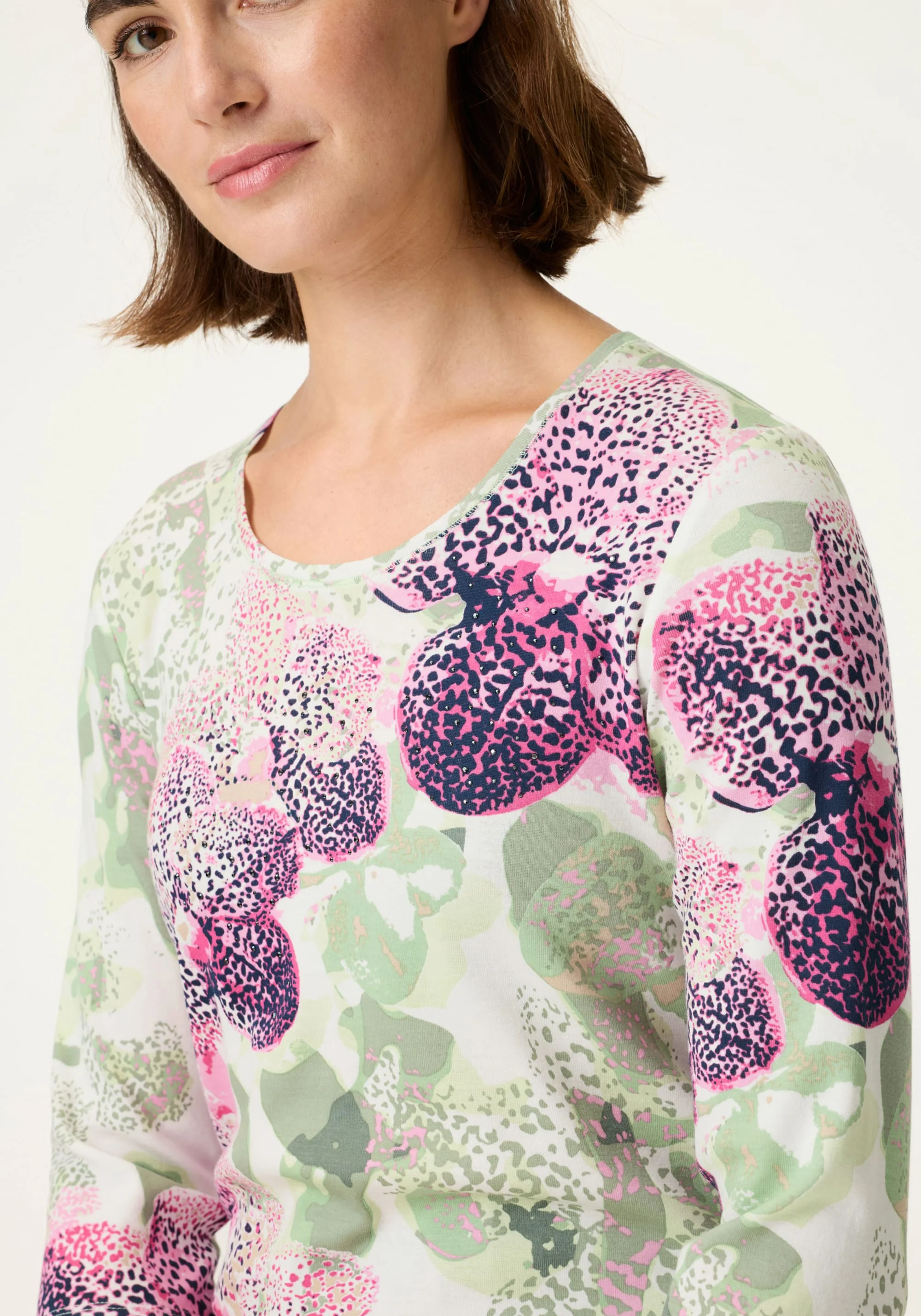 Bouquet Print T-Shirt - Image 3