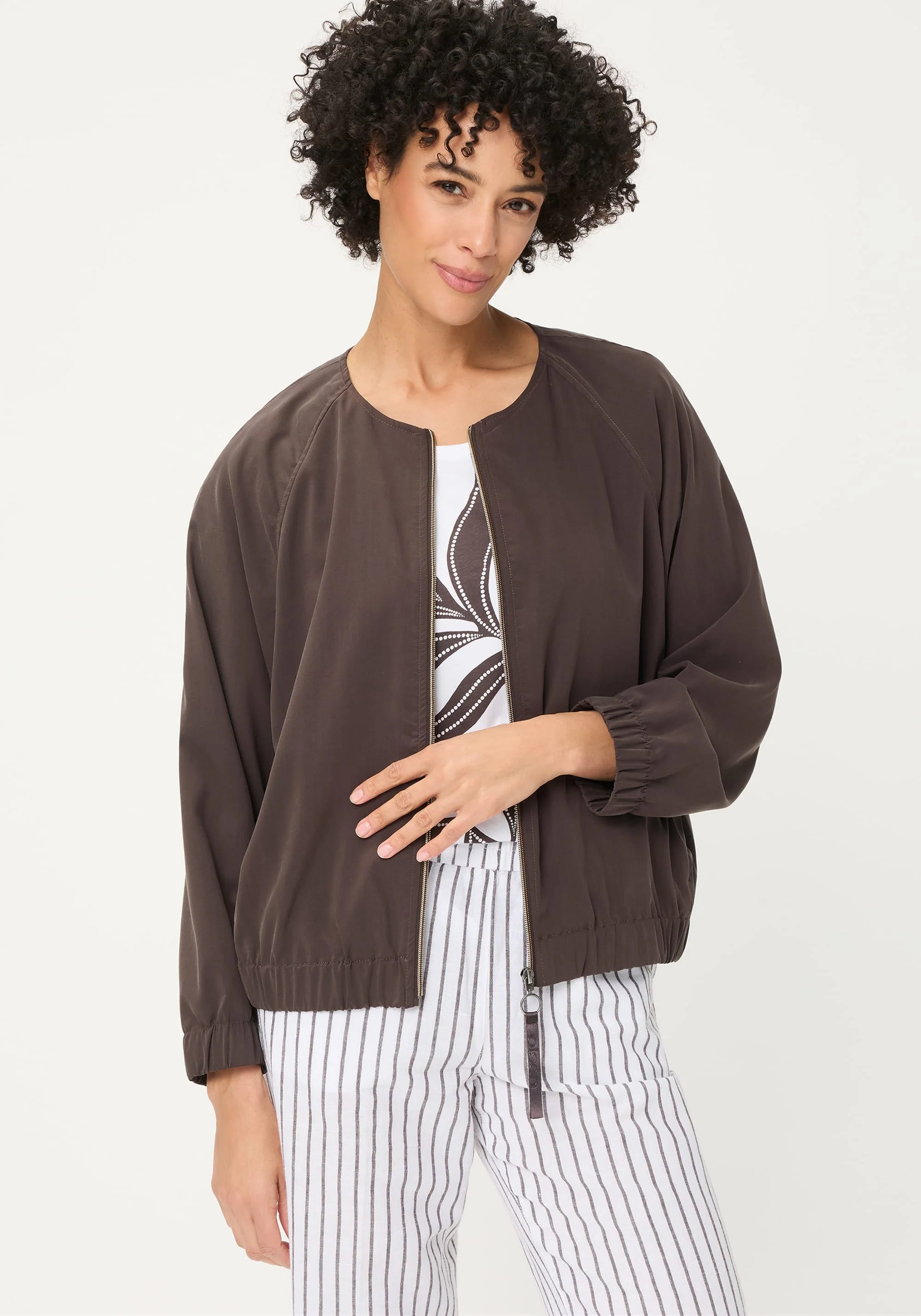 Collarless Jacket - Image 2