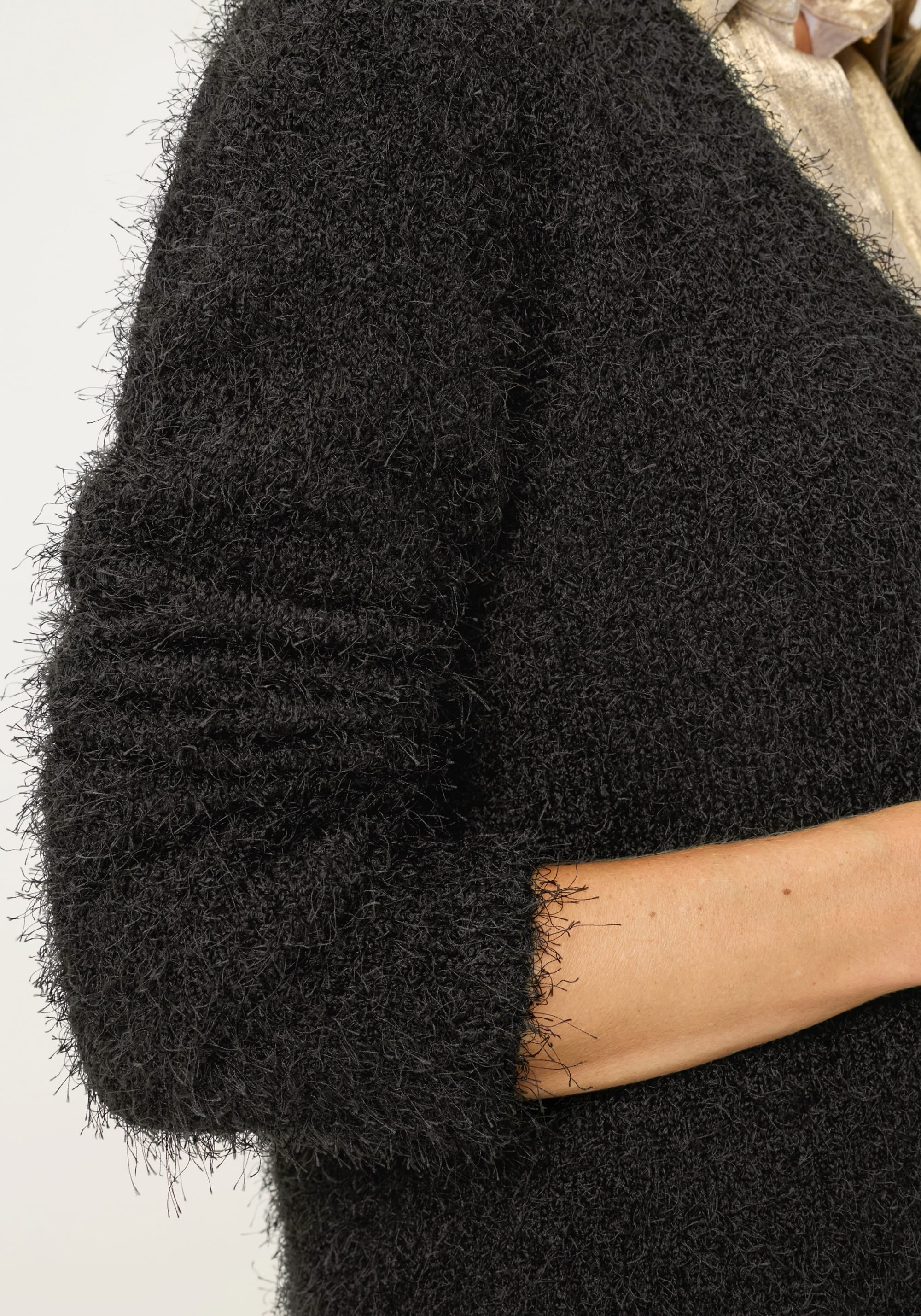 Cropped Feather Yarn Cardigan - Image 4