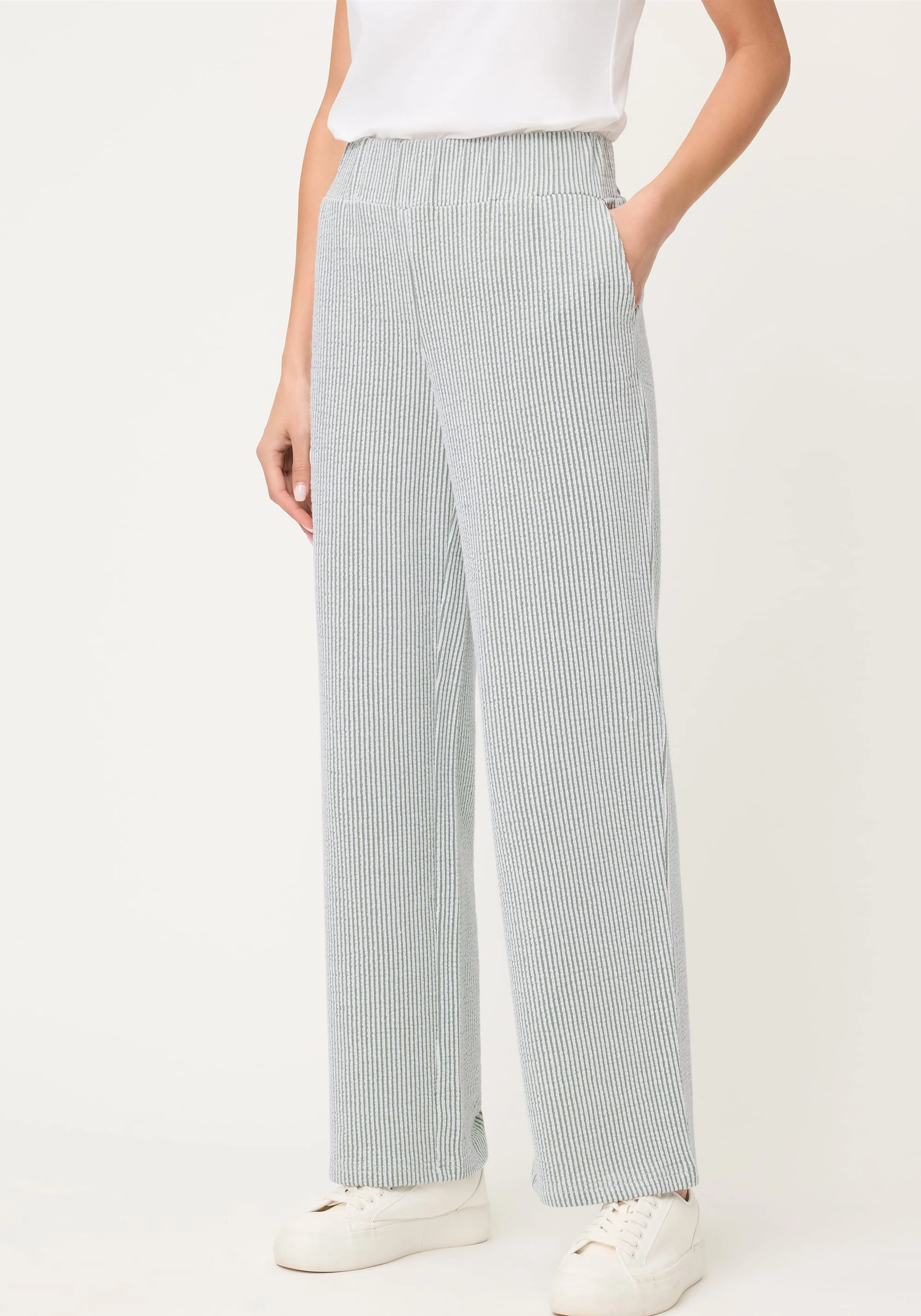 Cropped Seersucker Pull-On Pant - Image 2