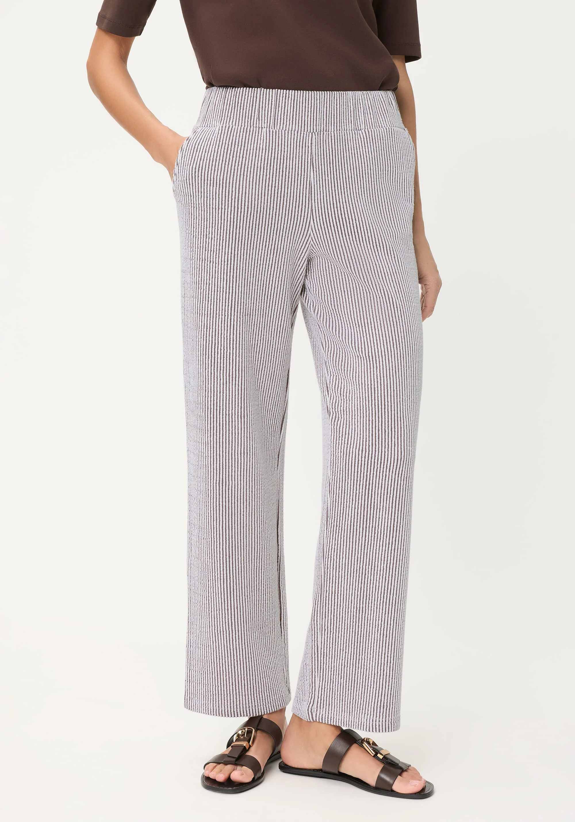 Cropped Seersucker Pull-On Pant - Image 2