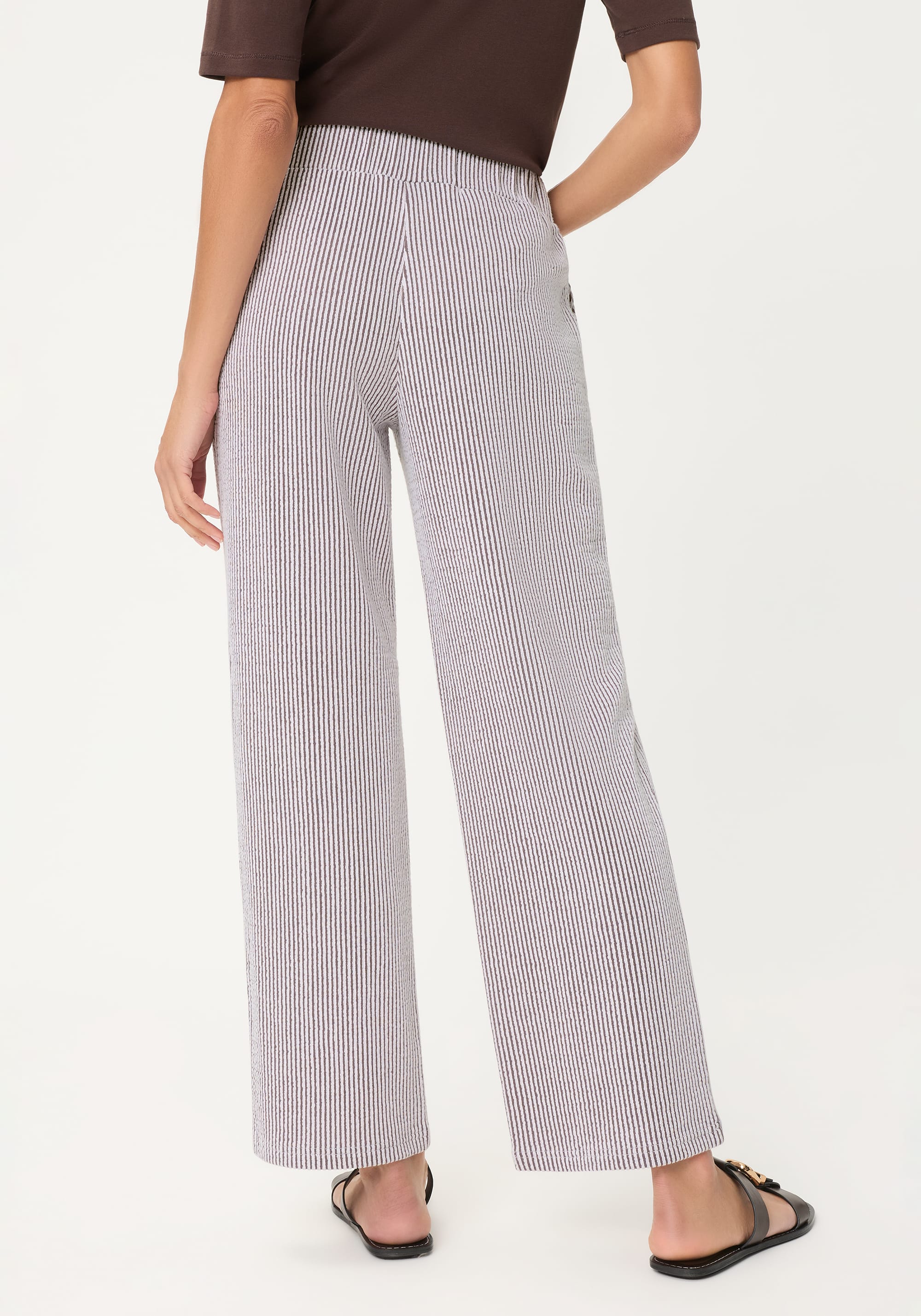 Cropped Seersucker Pull-On Pant - Image 3