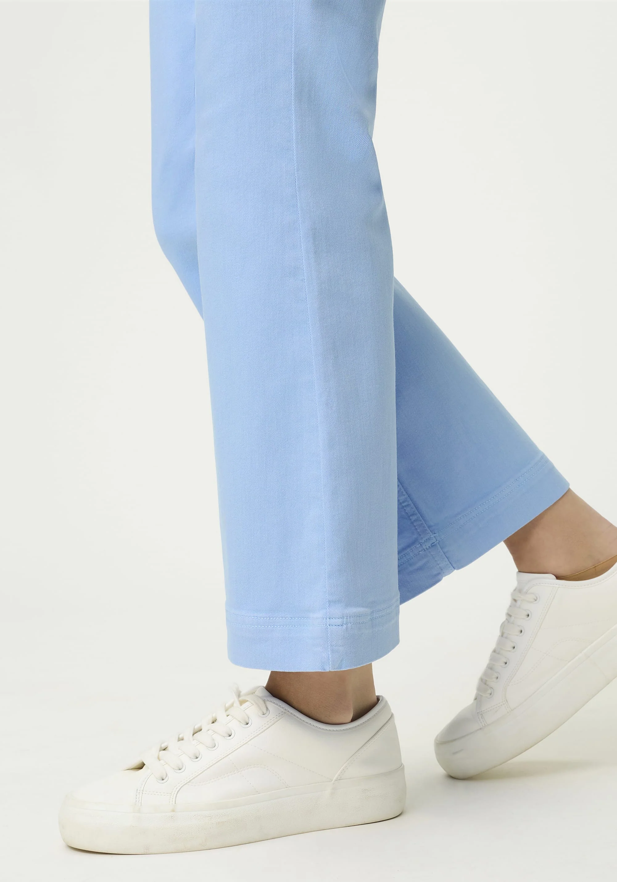 Cropped Stretch Jean - Image 4