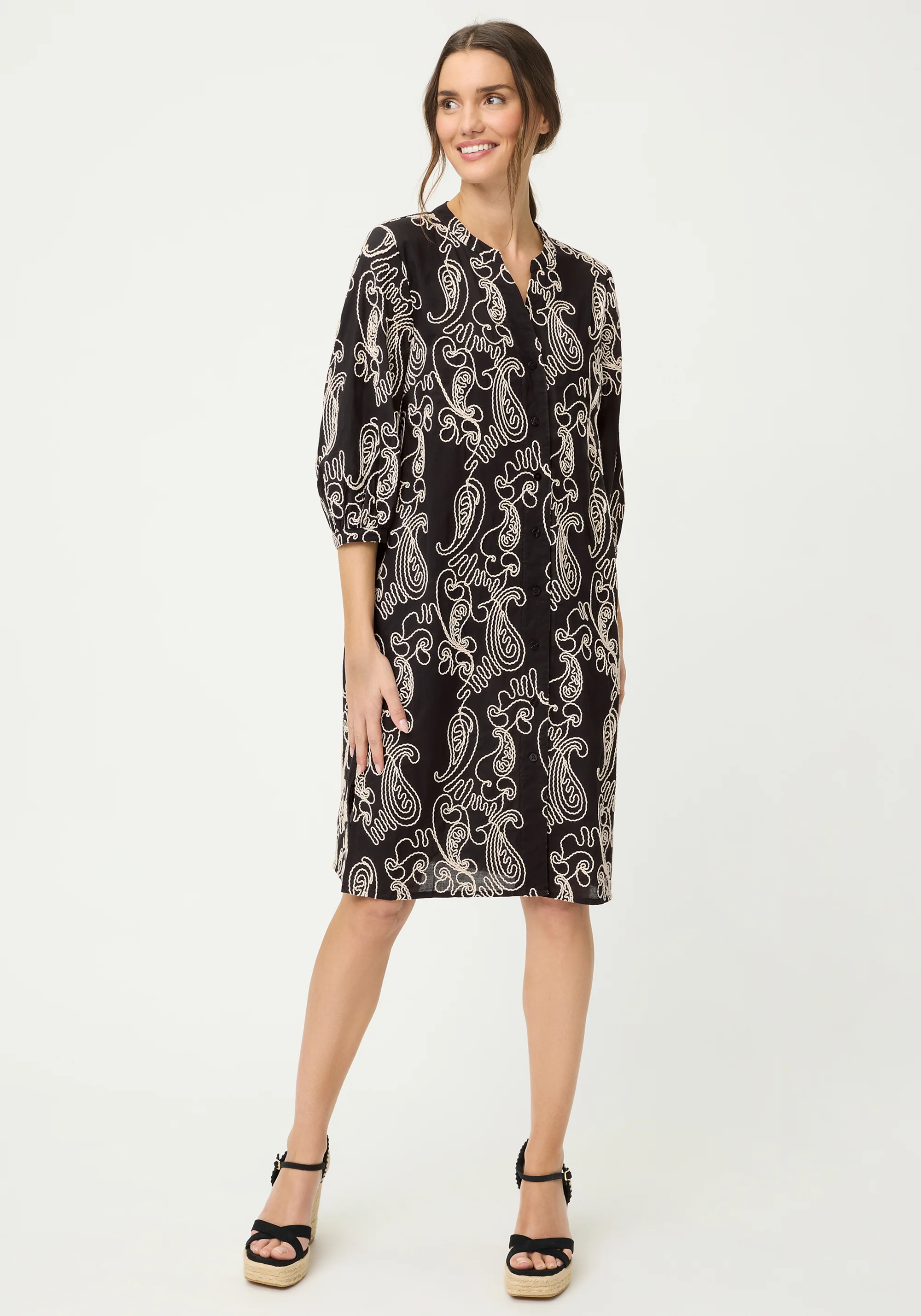 Embroidered 3/4 sleeve dress