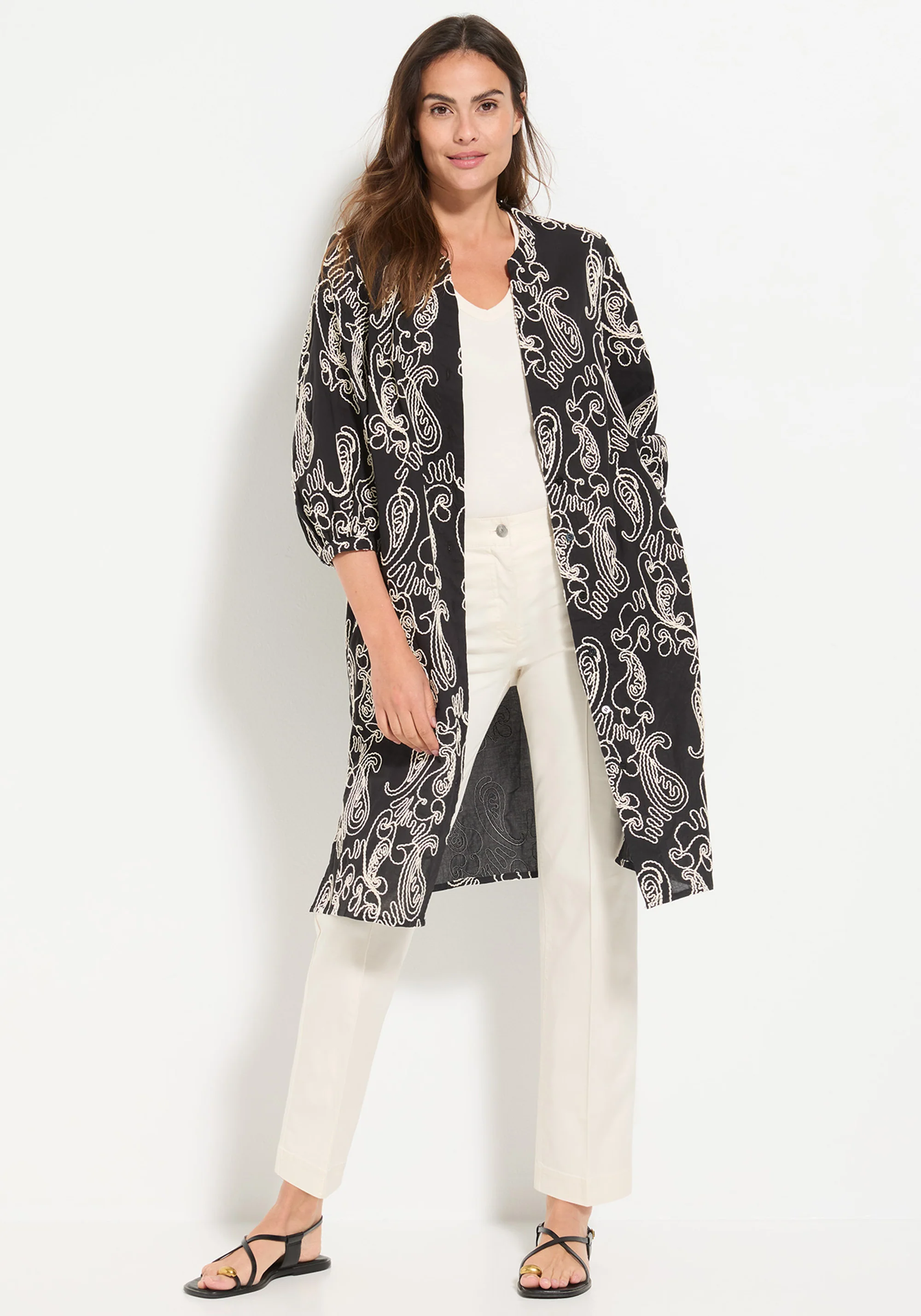 Embroidered 3/4 sleeve dress - Image 2