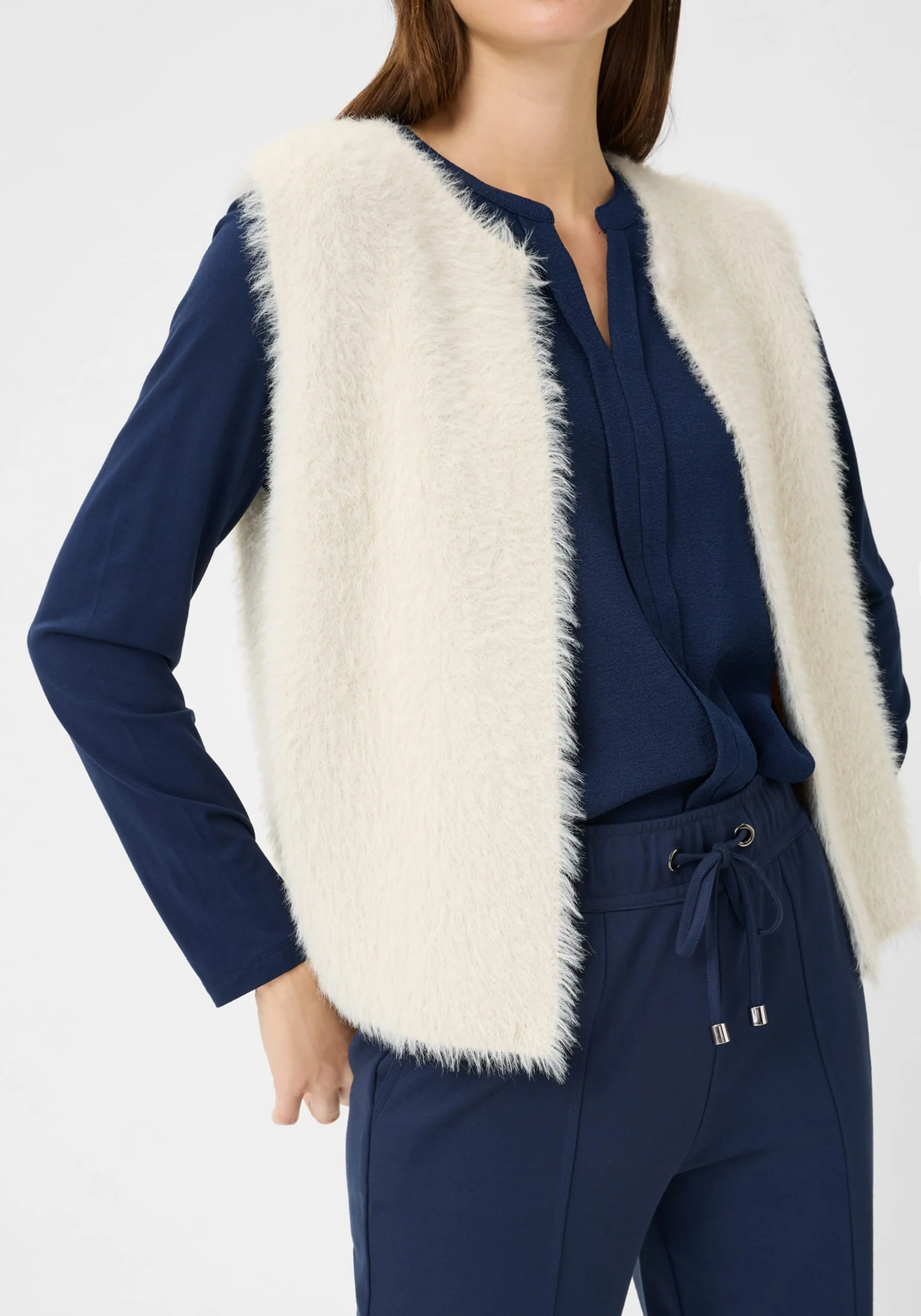 Faux Fur Vest - Image 4