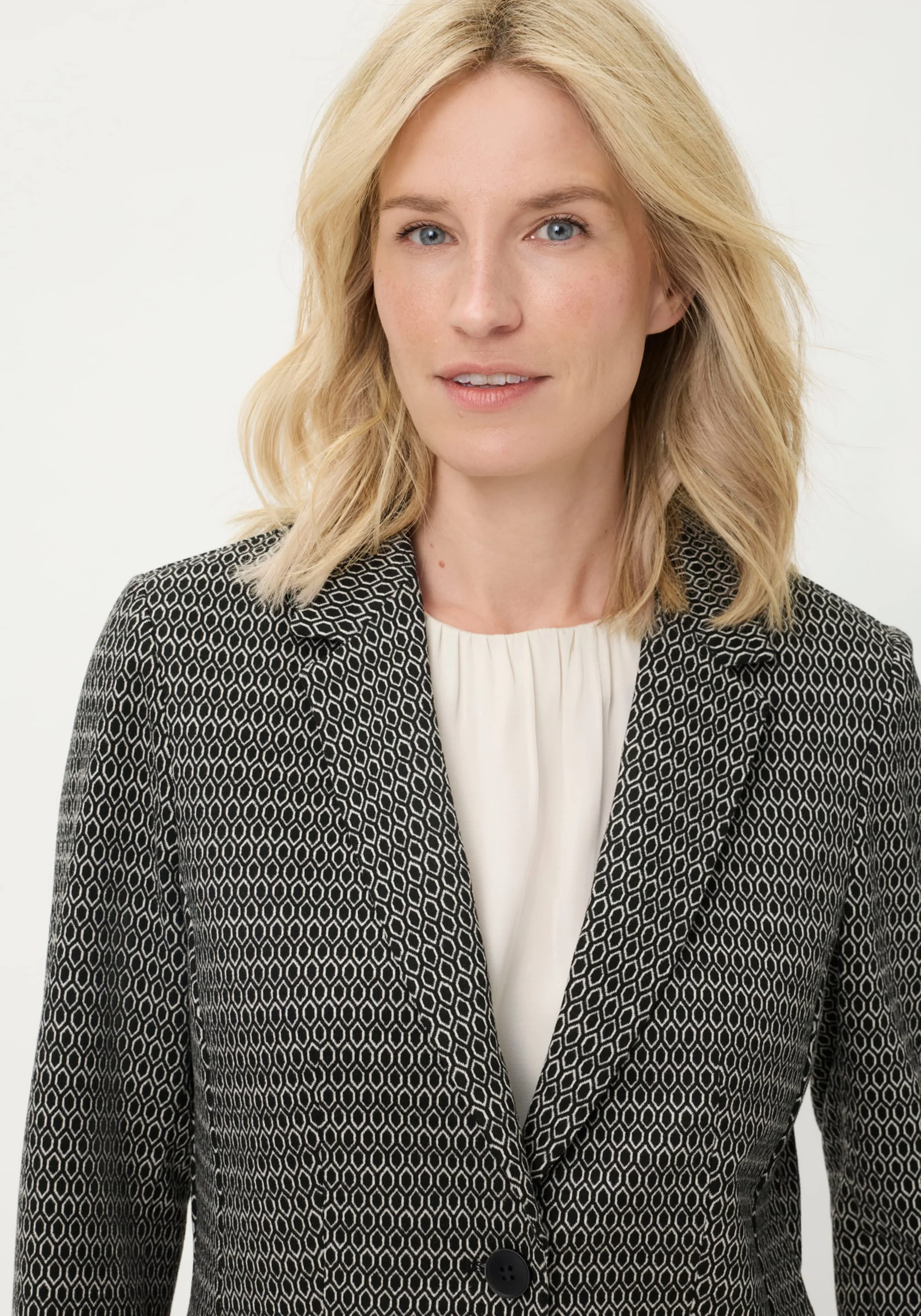 Geo Knit Blazer - Image 3