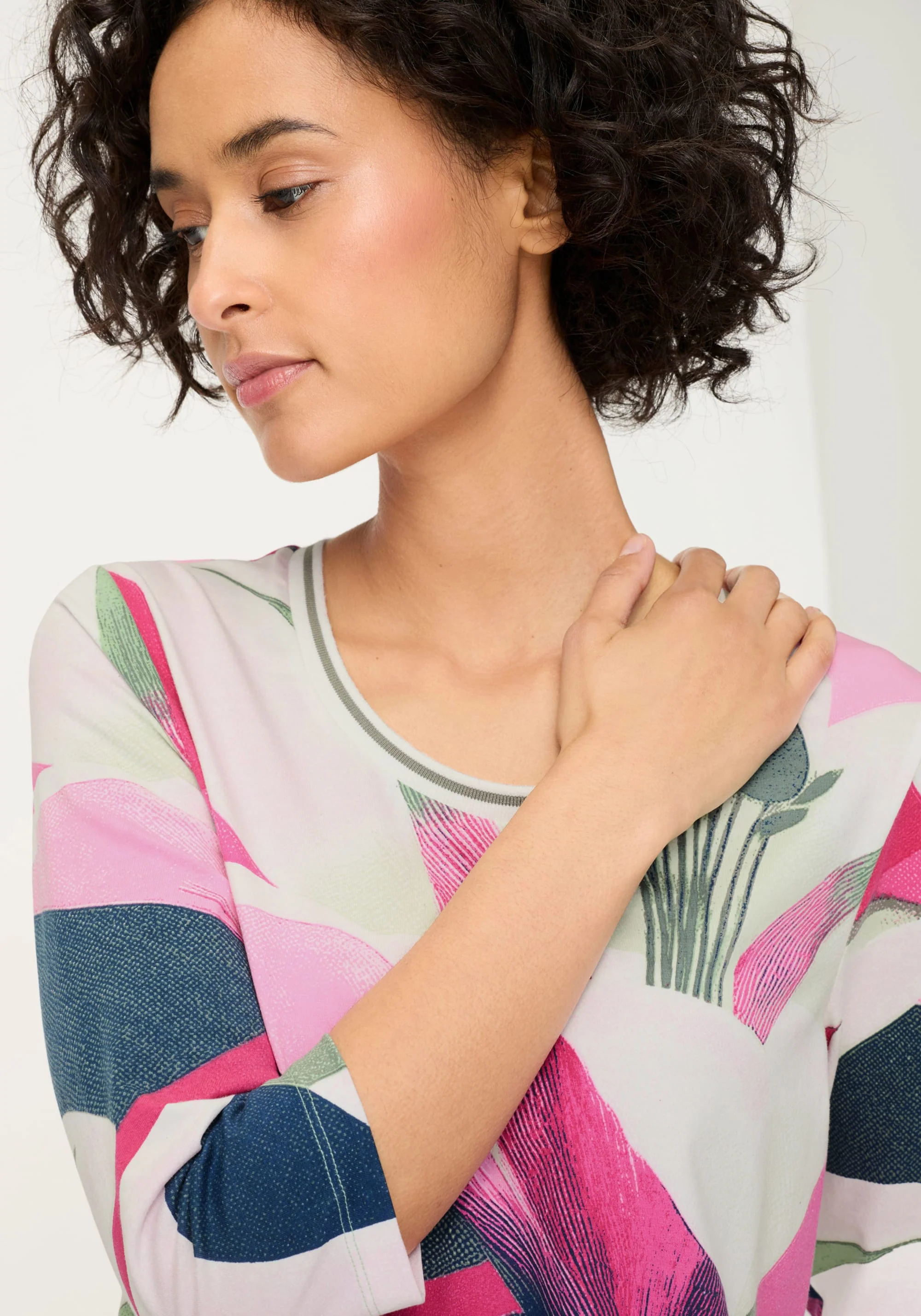 Graphic Floral T-Shirt - Image 3