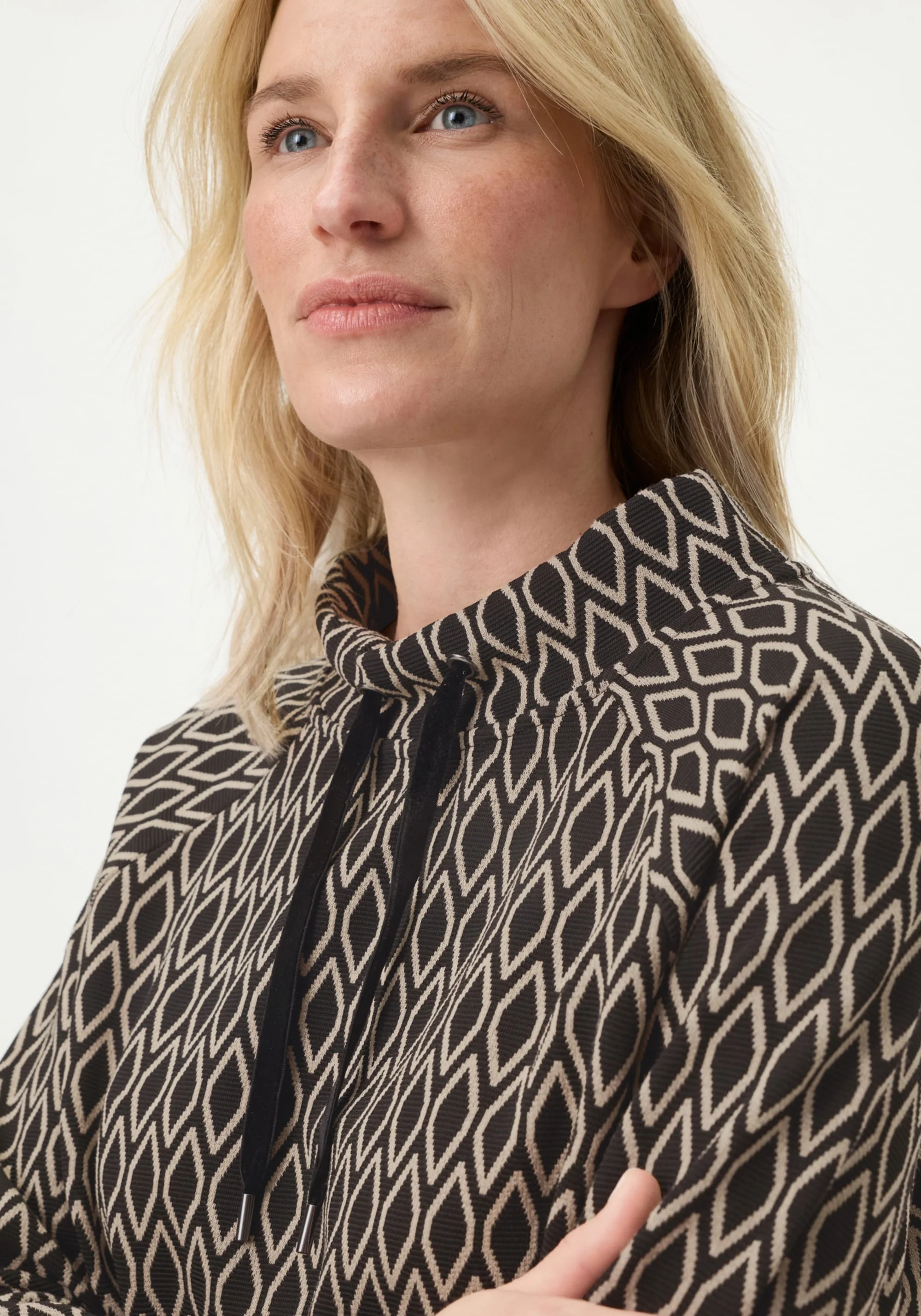 Graphic Jersey Top - Image 3