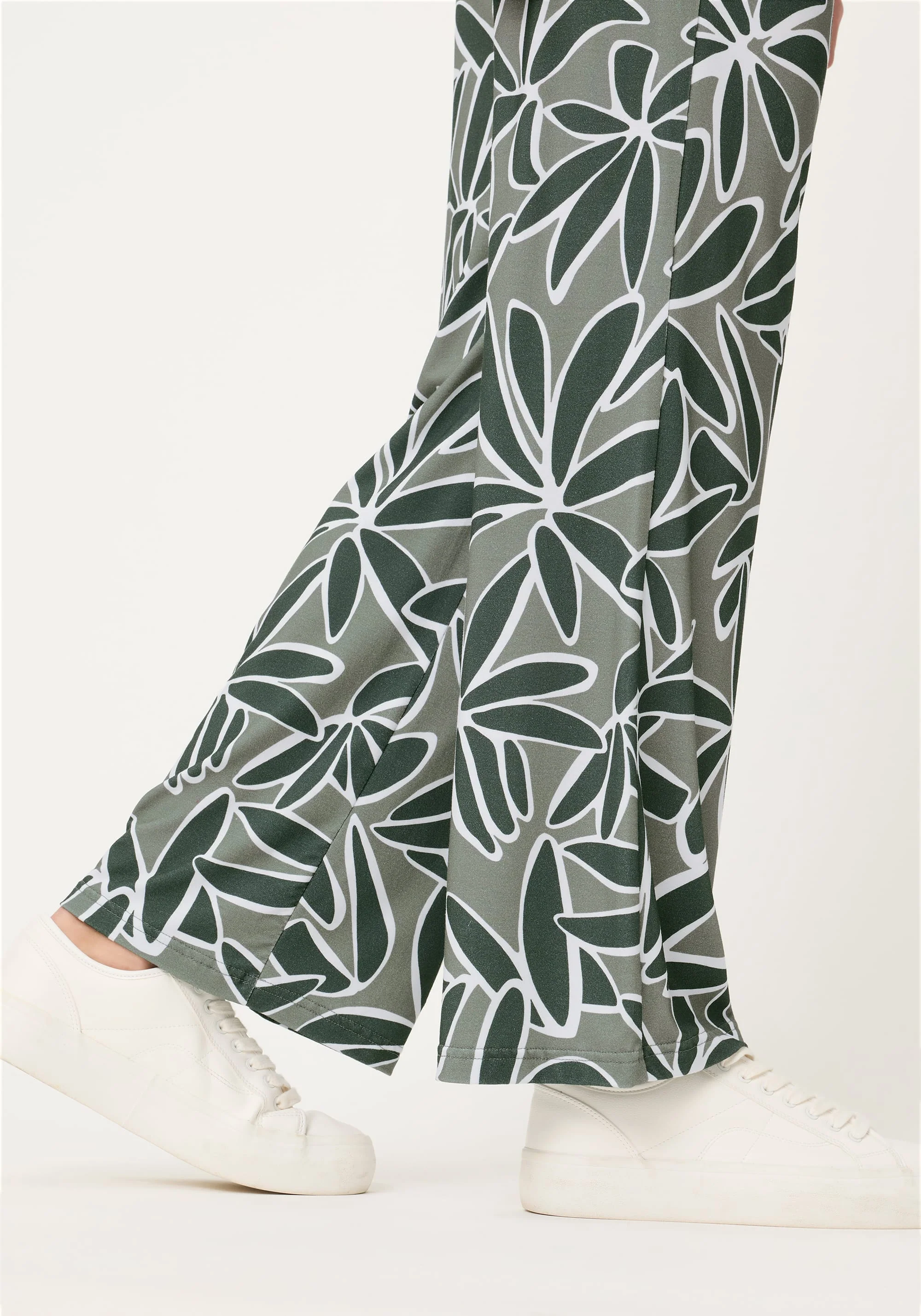 Leaf Design Cropped Pull-On Pant - Image 4