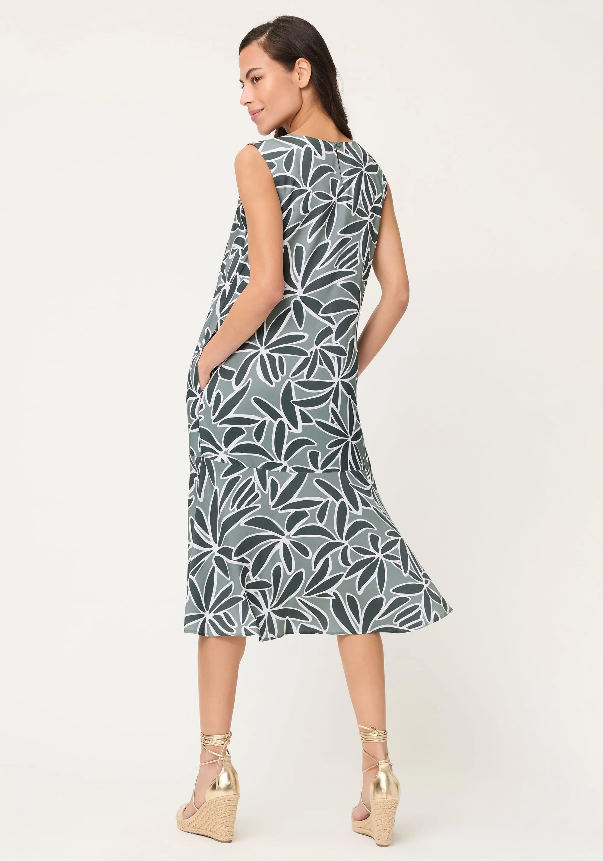 Leaf Design Dress - Image 2