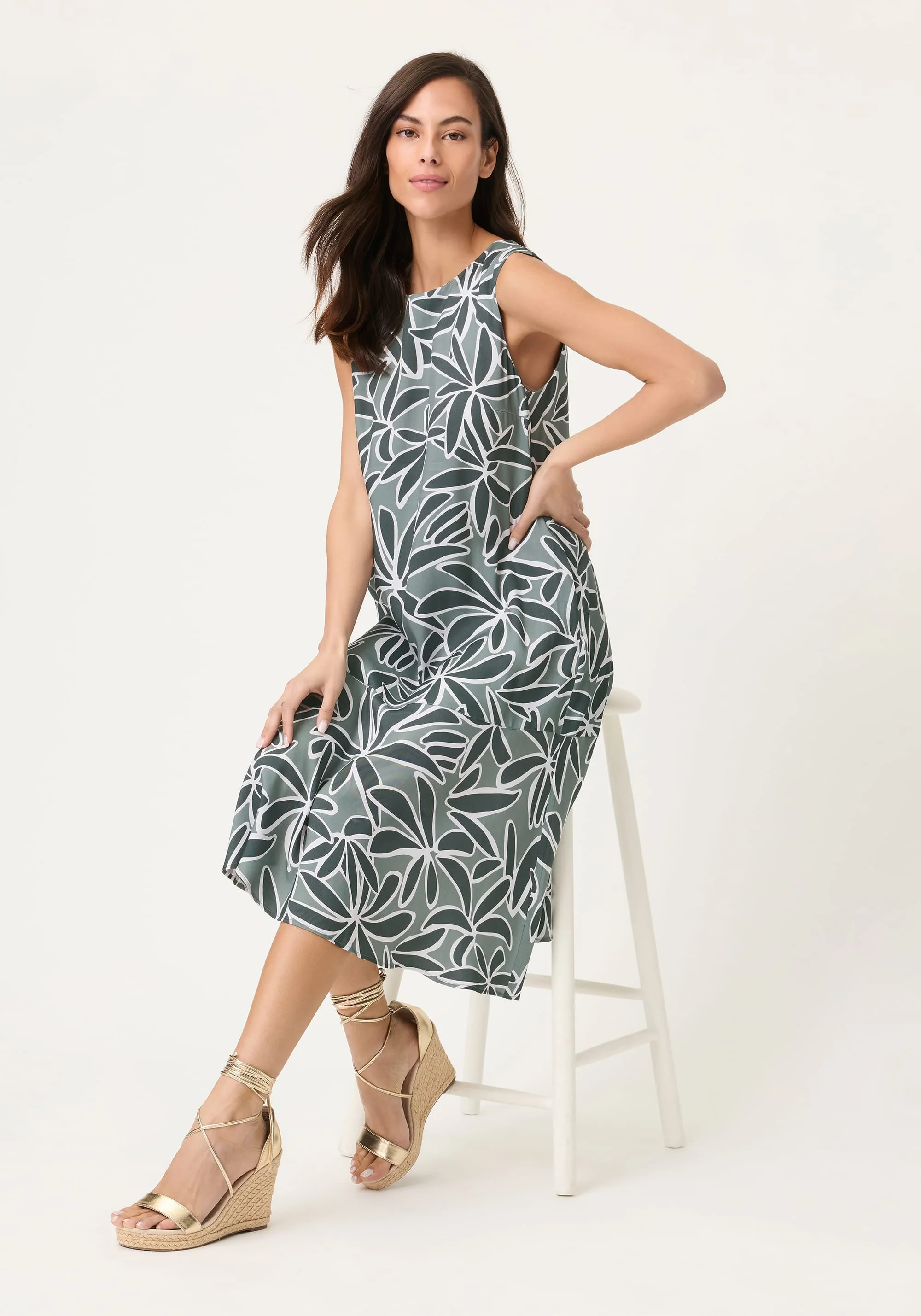 Leaf Design Dress - Image 5