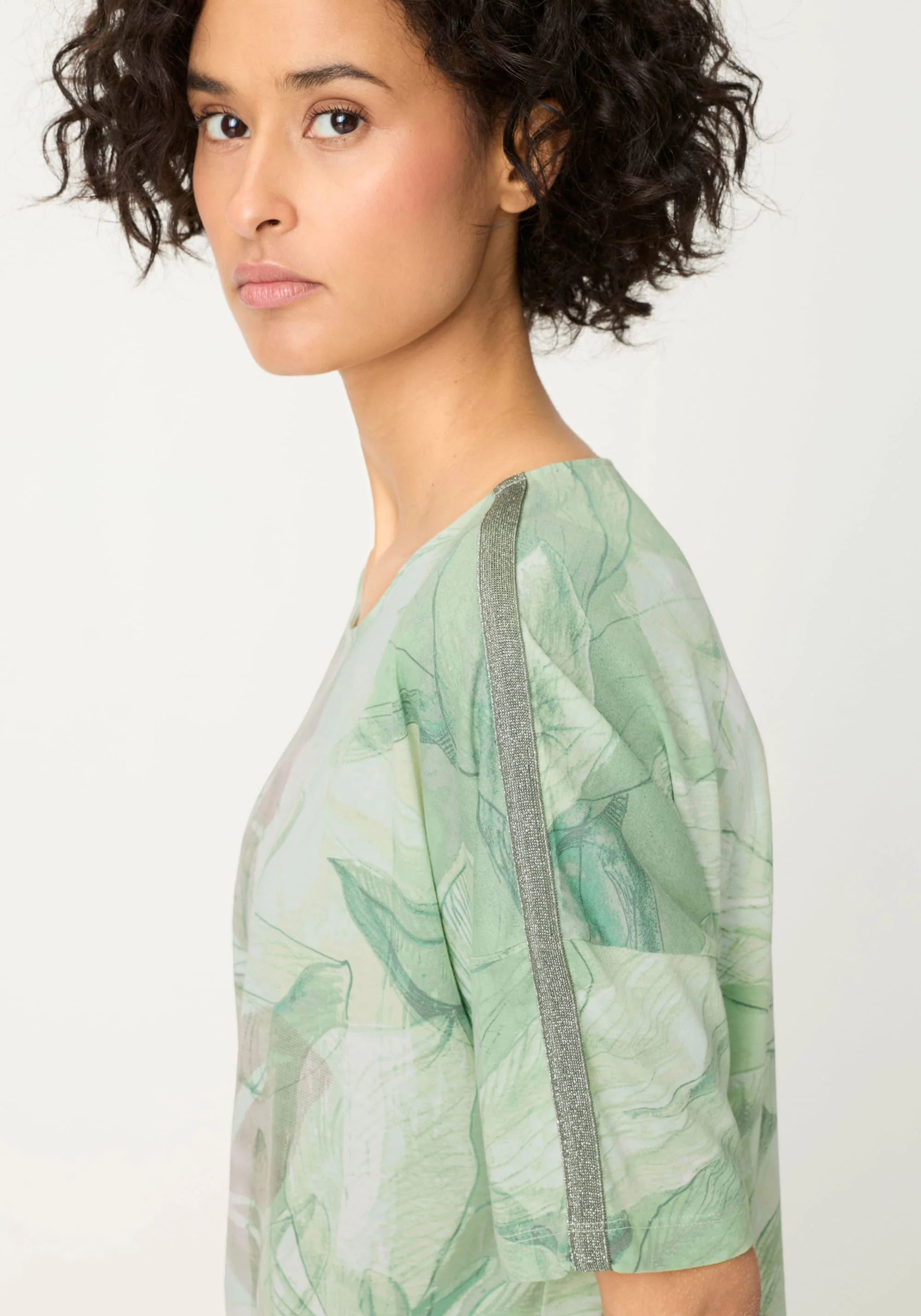 Leaf Print T-Shirt - Image 3