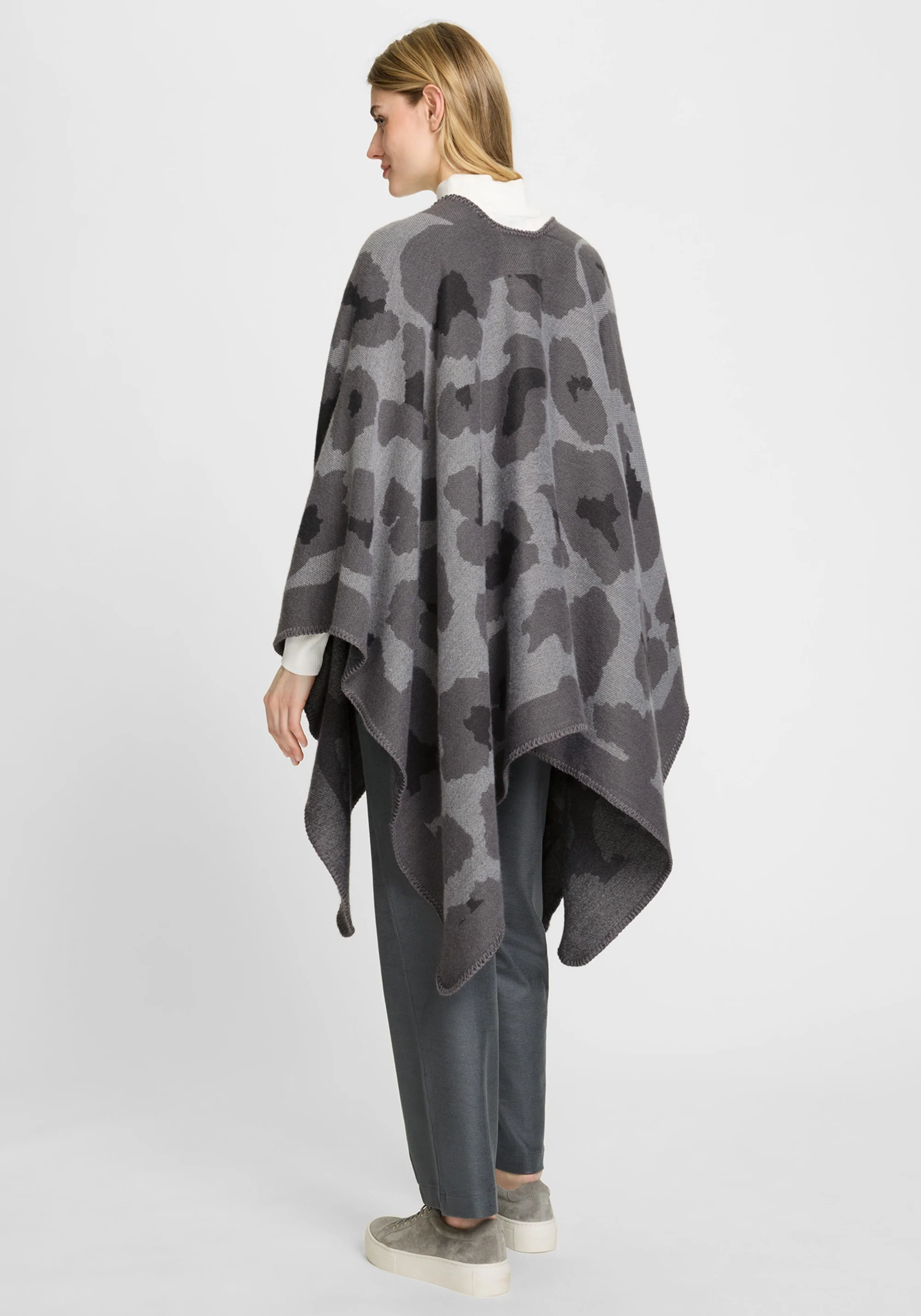 Leopard Cape - Image 3