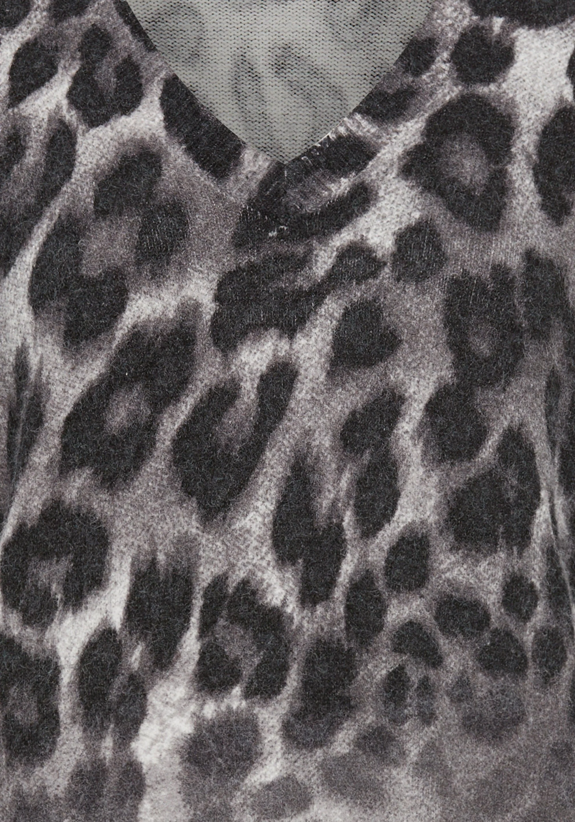 Leopard Pullover - Image 7