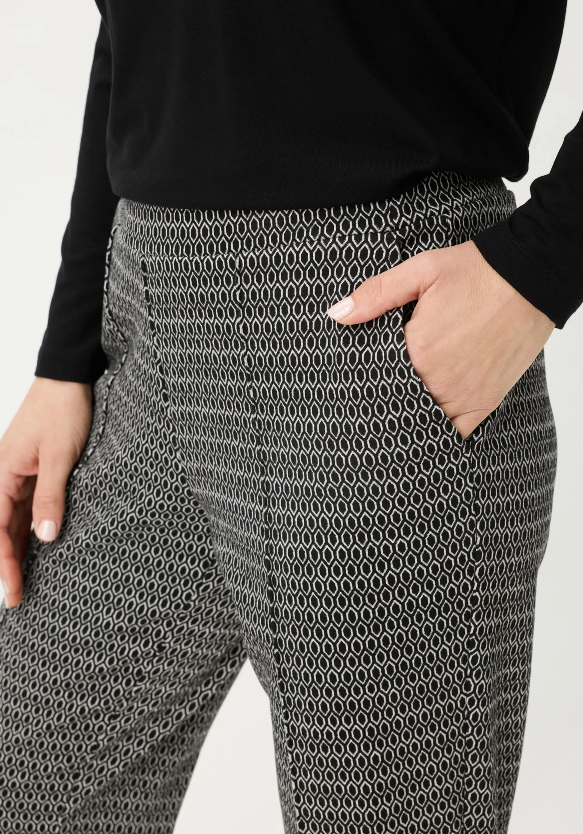 Lisa Fit Geo Knit Pull-On Pant - Image 4