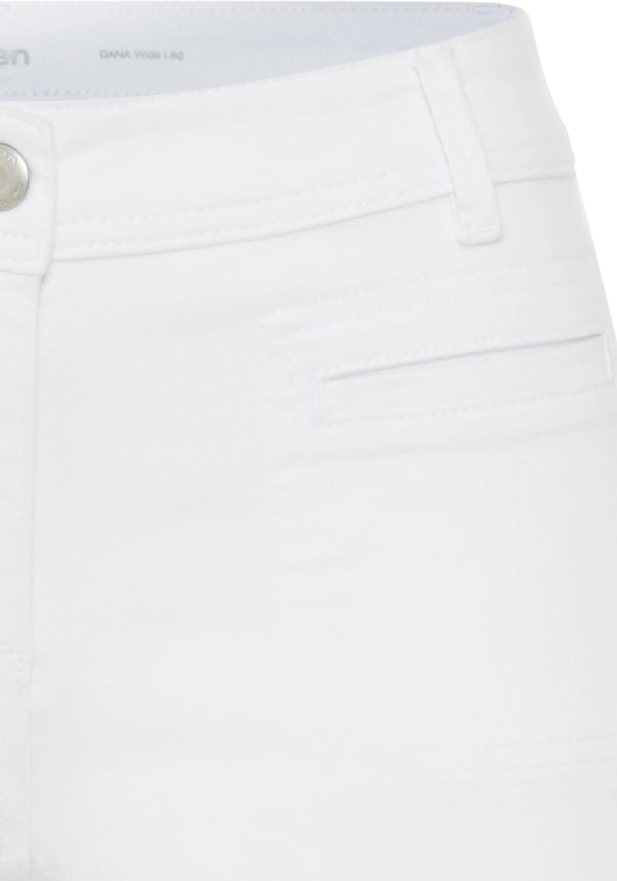 Dana Fit Bootcut Jean - Image 5