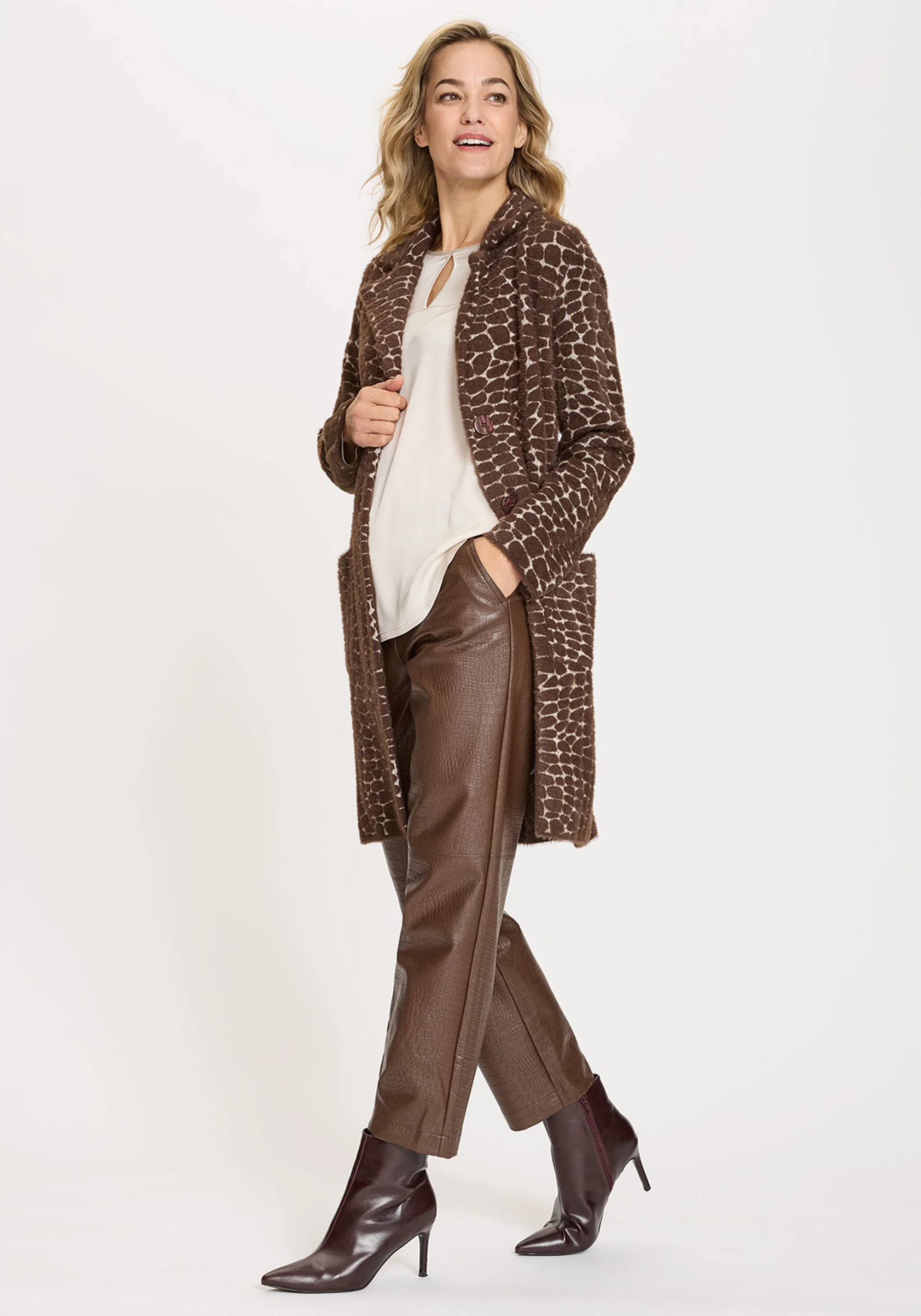 Mona Fit Straight Leg Faux Croc Cropped Pant