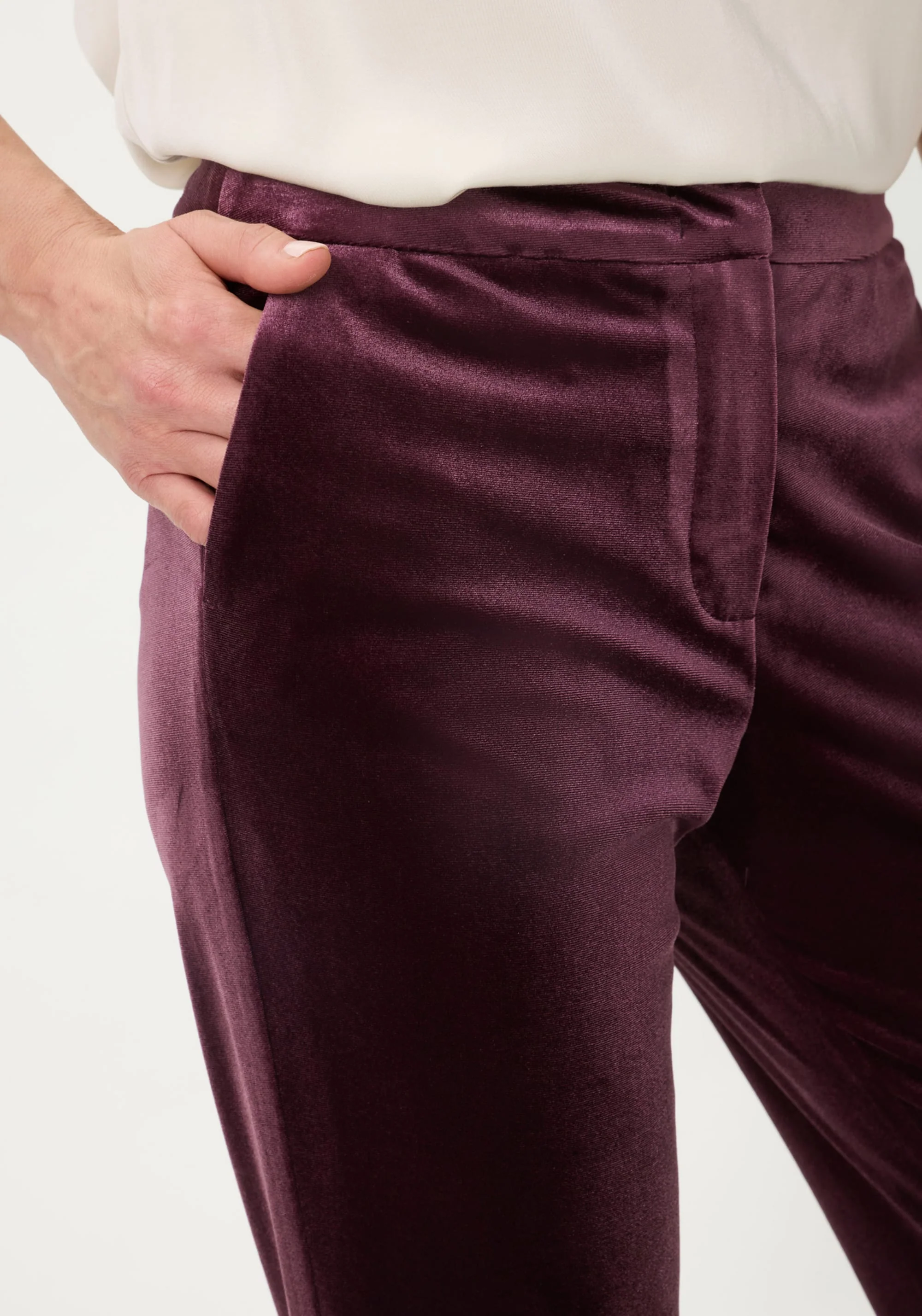 Mona Fit Velvet Trouser - Image 4