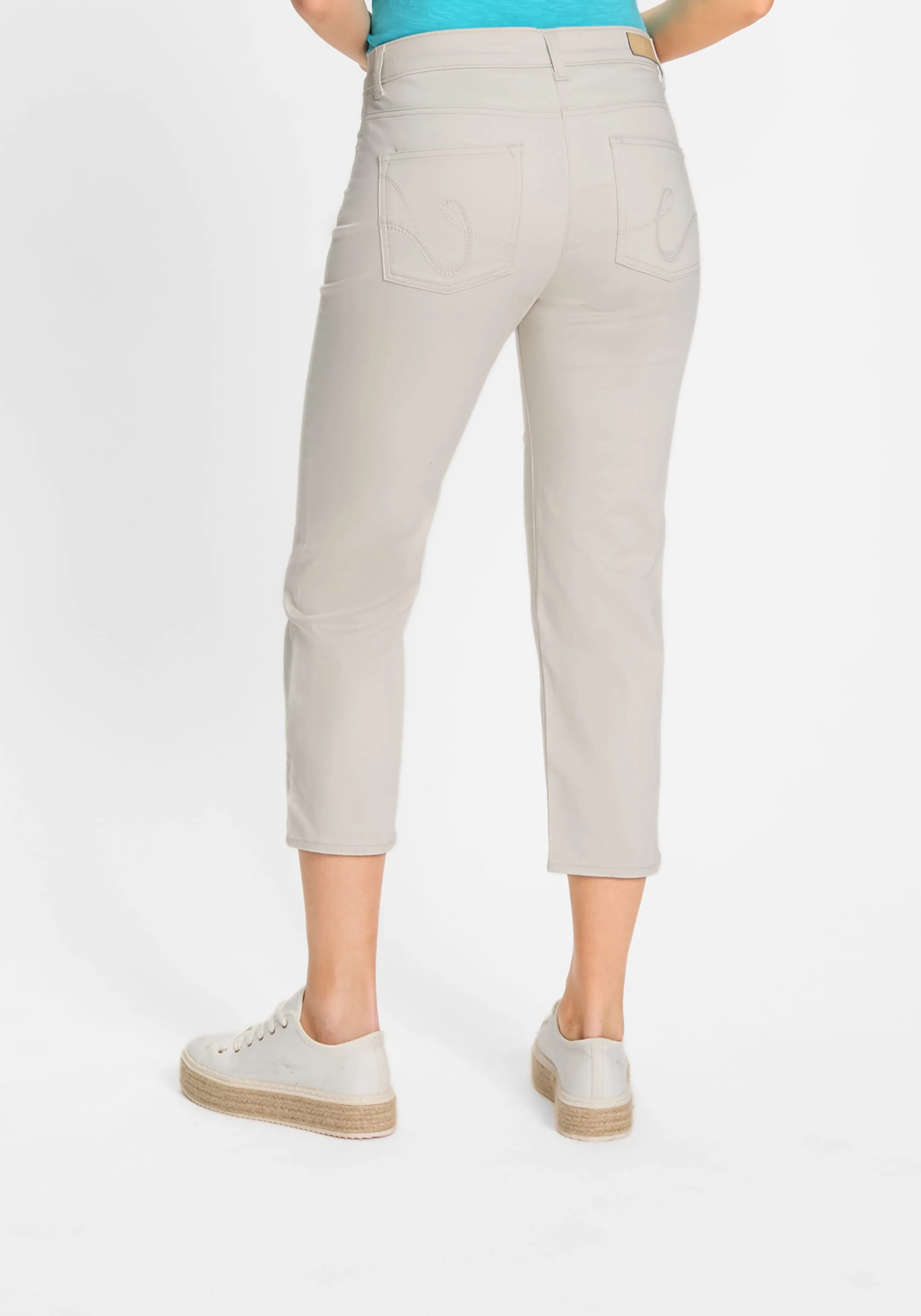 Mona Slim Leg Power Stretch Capri - Image 2