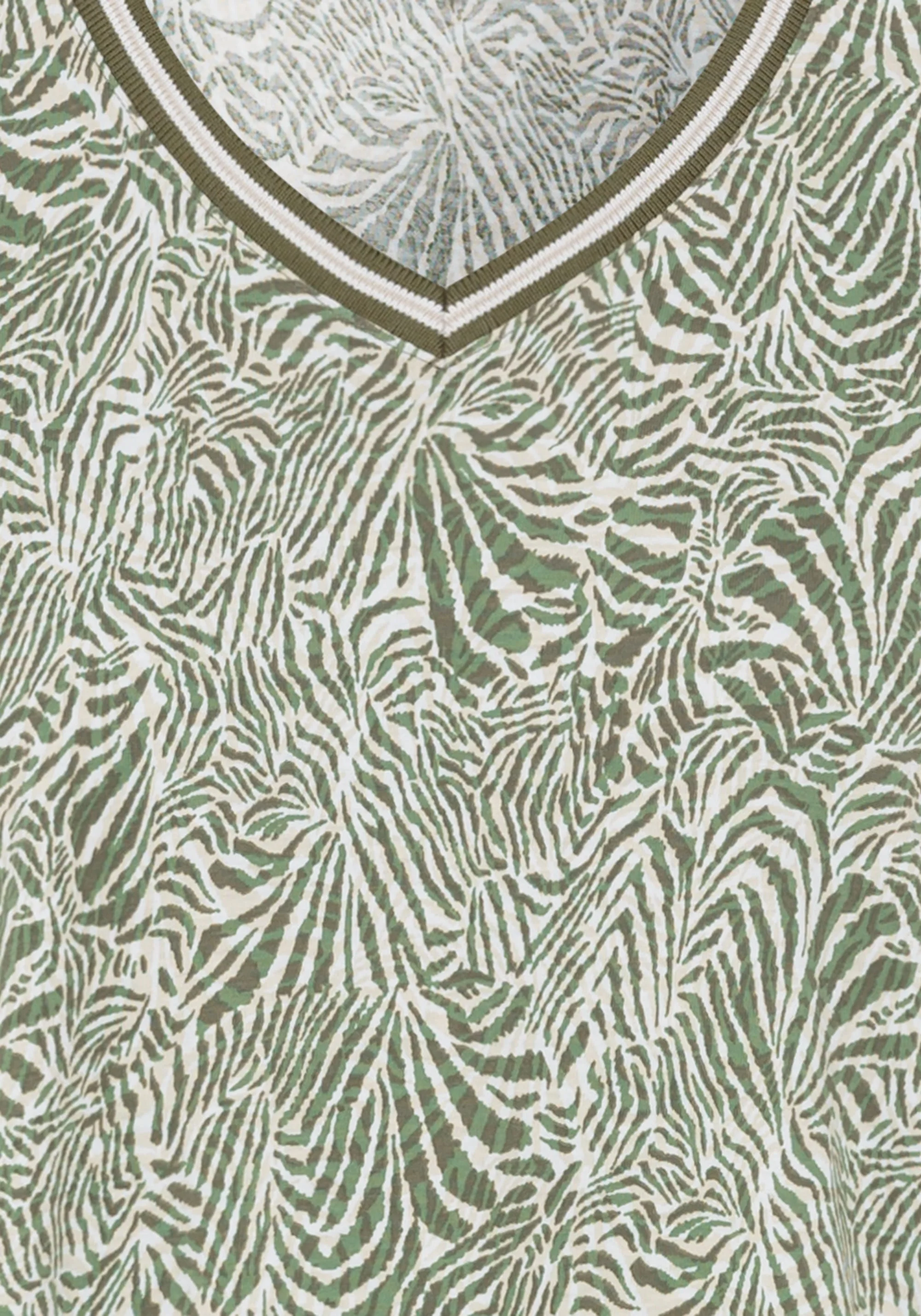 Neo Animal Print T-Shirt - Image 5