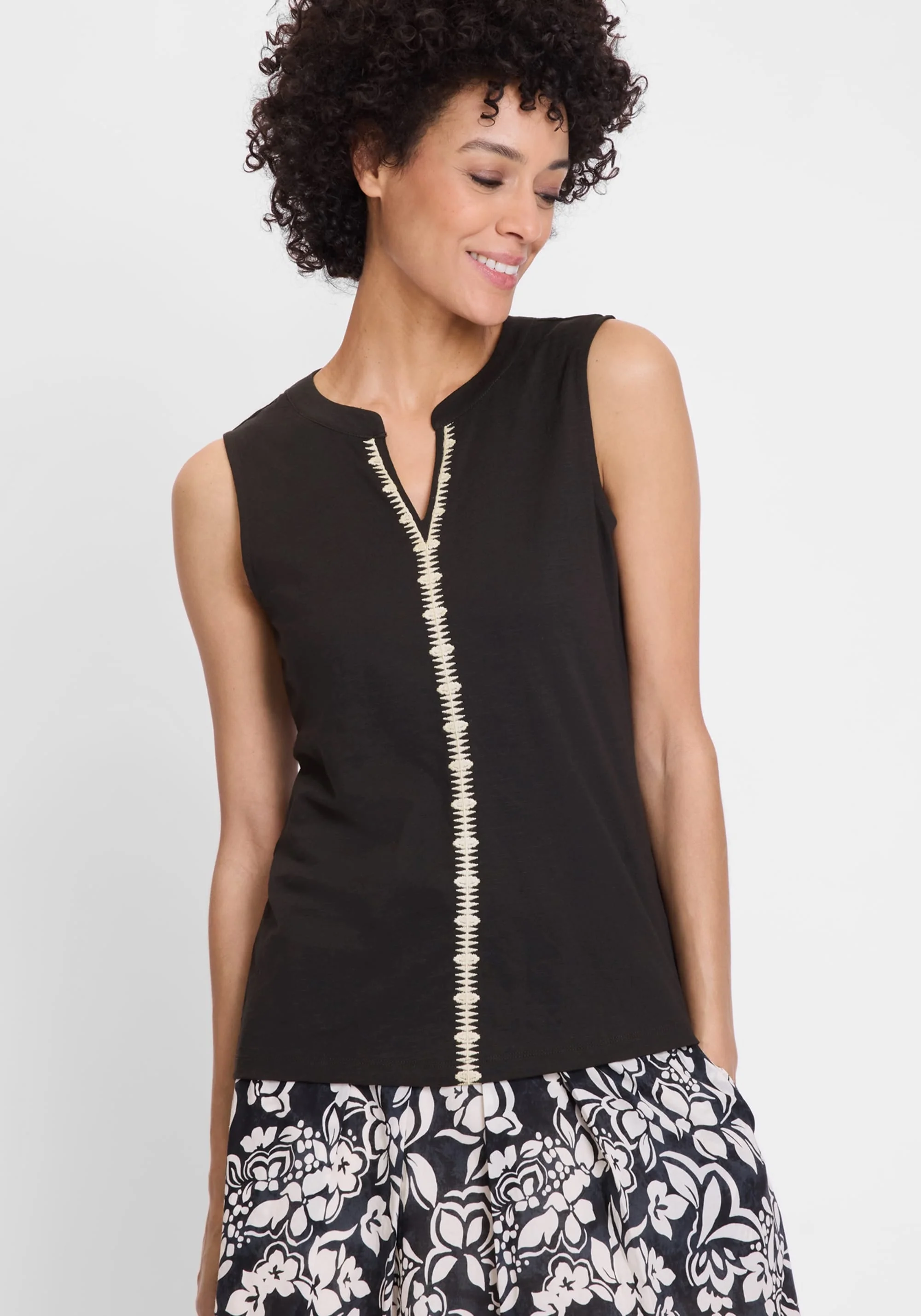 Sleeveless Embroidered Detail Top