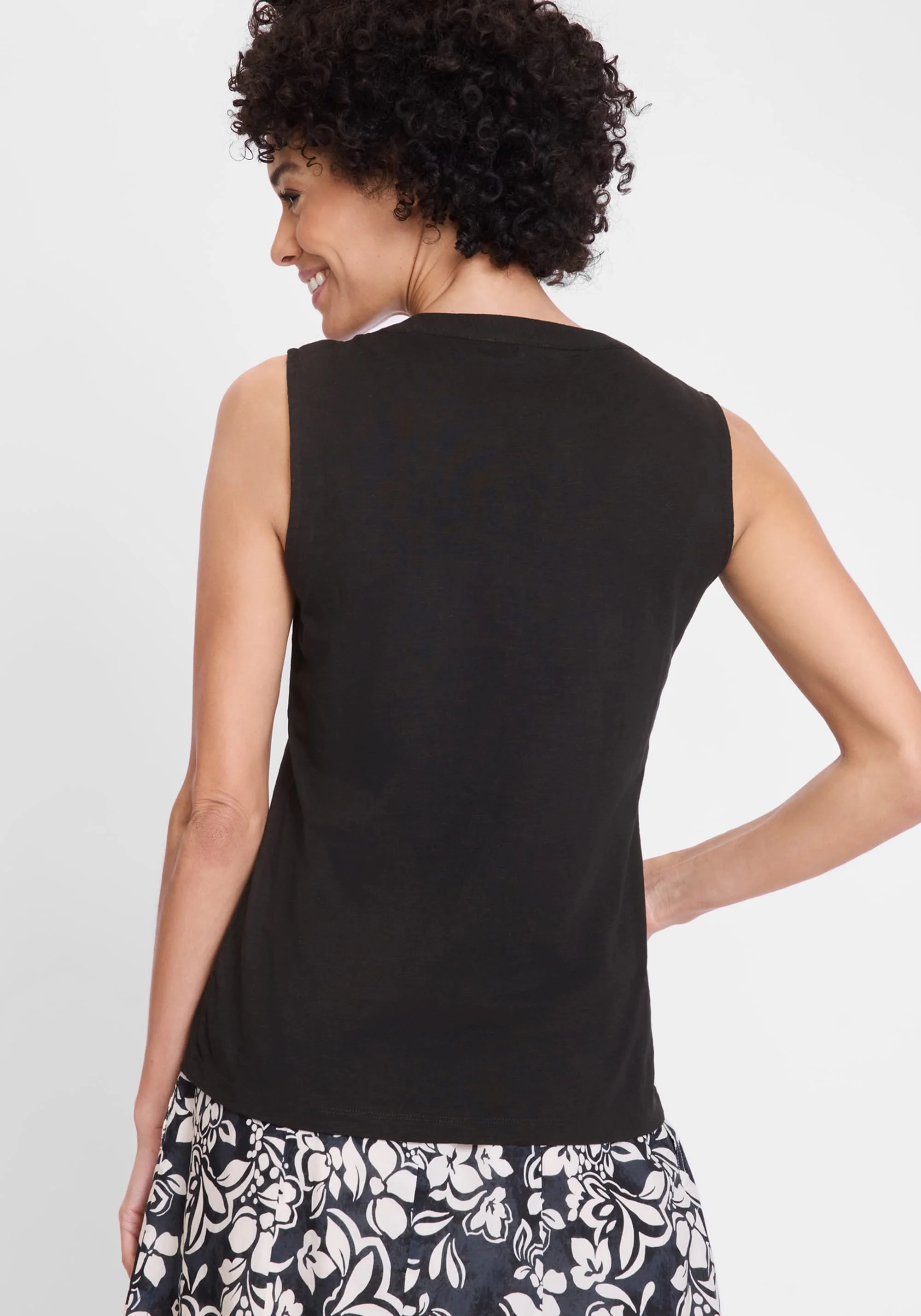 Sleeveless Embroidered Detail Top - Image 2