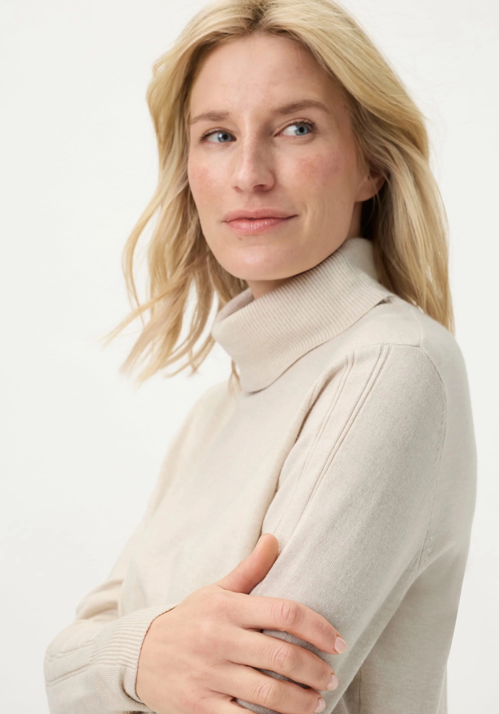 Turtleneck  Sweater - Image 3